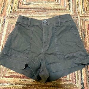 H&M Womens Shorts Size 4  Belt loops dark green
